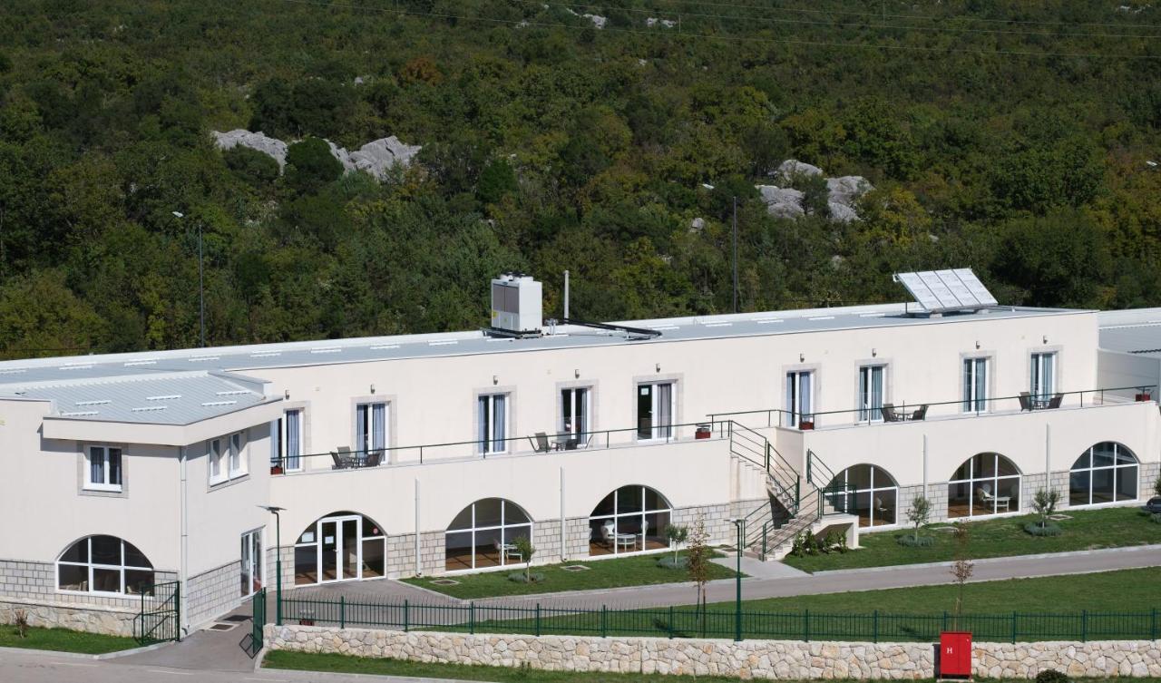 Sl Olimp Aparthotel Trebinje Esterno foto